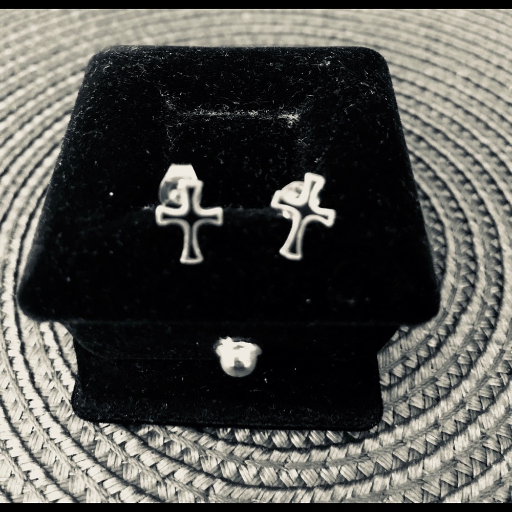 🌷 Cross Sterling Silver Earrings